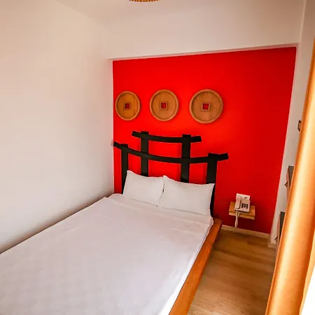 Menendi Hotel Foca
