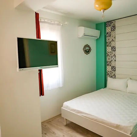 Menendi Hotel