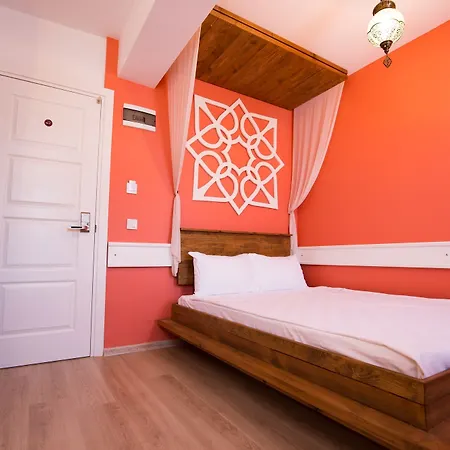 Menendi Hotel