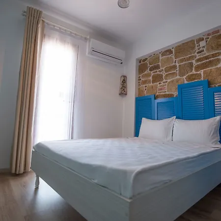 Menendi Hotel 3*